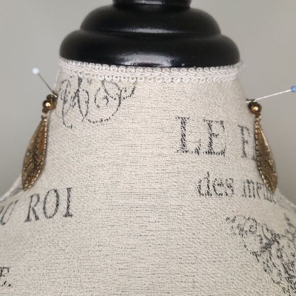 Vintage Brass Filigree Earrings - Picture 3 of 6